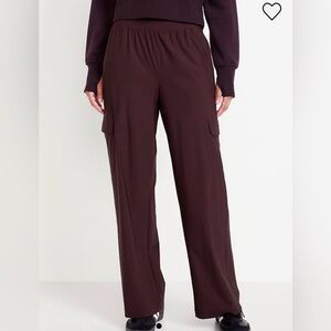 Old Navy Women's Sleektech Wide Leg Cargo Pants